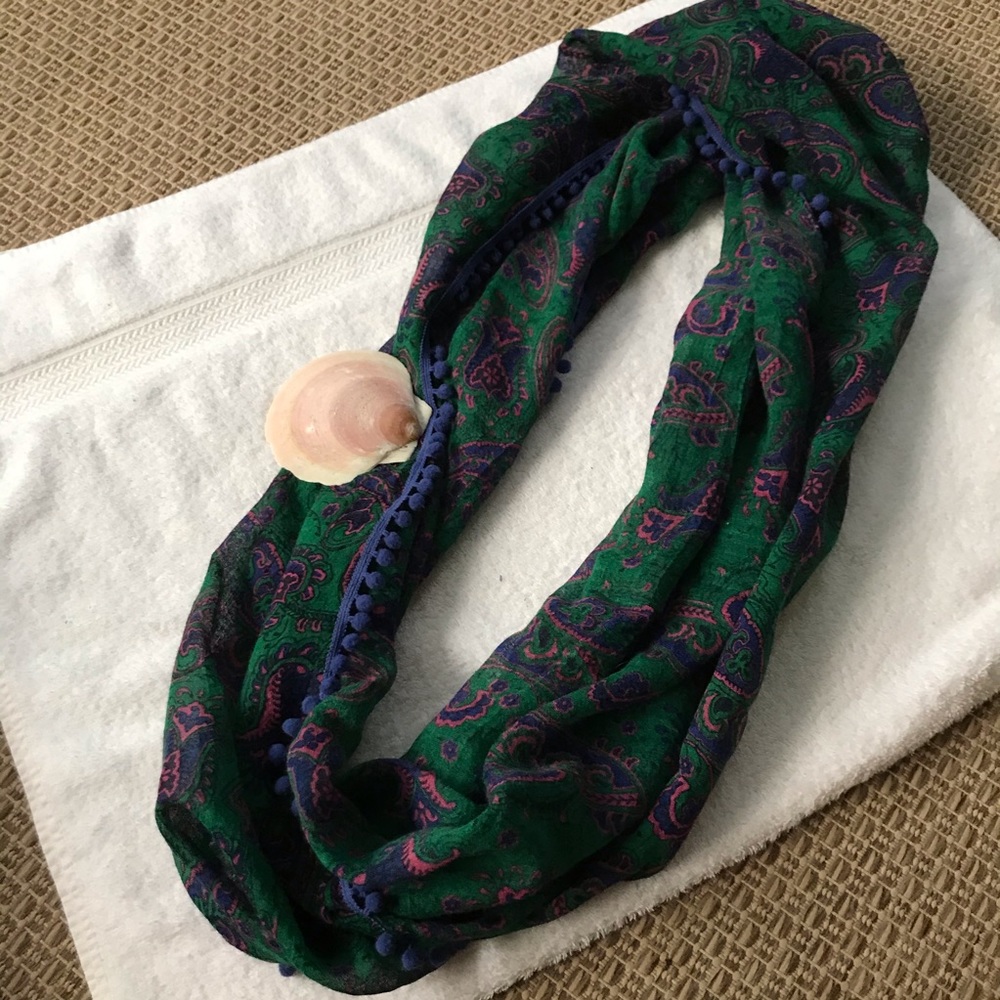 🧿2/$20🧿 aerie Paisley Print Infinity Scarf (6a)